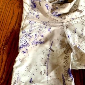 Leggings wore one time.Unique and beautiful design, too small for me